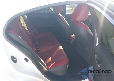 2021 Lexus Is 300 z USA, uszkodzony, nr VIN JTHCA1D21M5117413